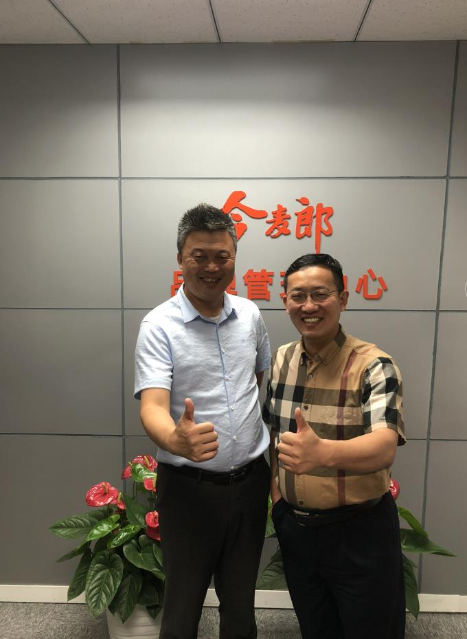 0efb9575ec.jpg 0efb9575ec.jpg